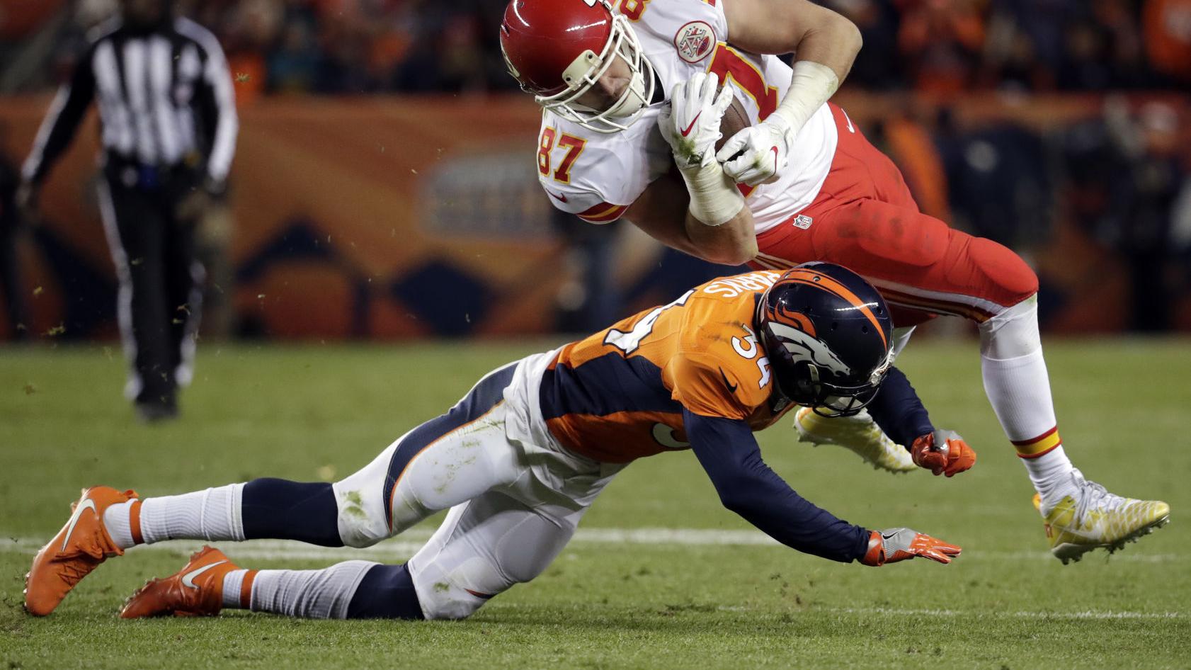 A look at Wildcats in the NFL: Former UA safety Will Parks makes 6 tackles against the Raiders, Brooks Reed adds to sack total